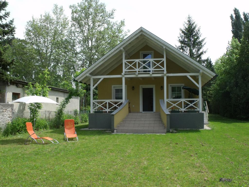 Rozmaring Haz Villa Balatonlelle Exterior foto