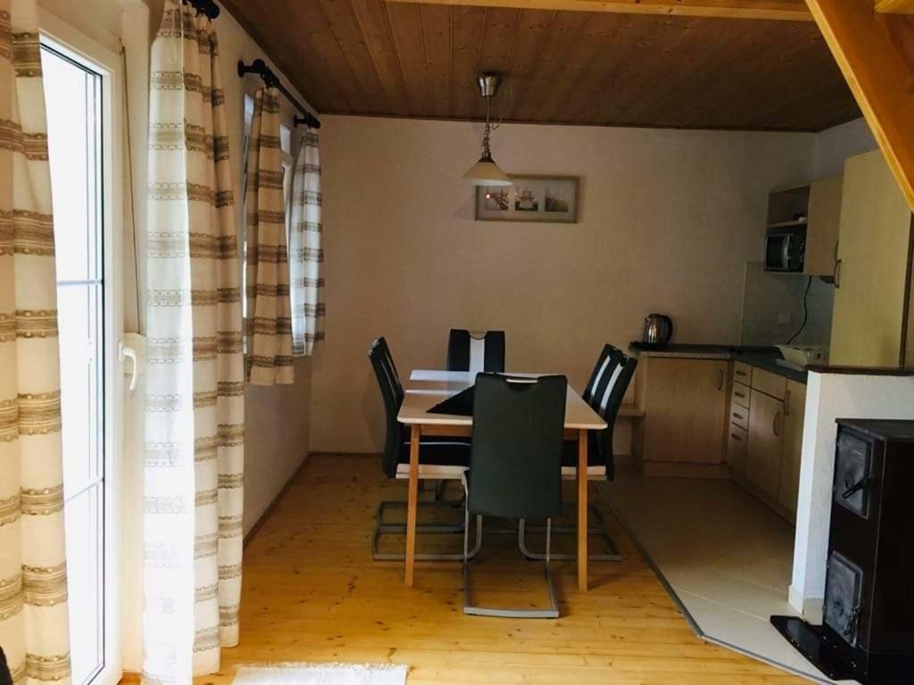 Rozmaring Haz Villa Balatonlelle Exterior foto
